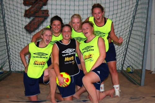 Telge United, vinnare 9/10: Övre raden fr v: Edina Begovic, Martina Lidsell, Clara Bjernheim. Nedre raden fr v: Sandra de Brun Kenk, Frida Eriksson, Rebecka Rosell. 